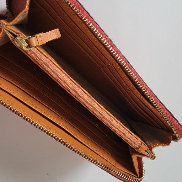 Clarks Red Leather Zip Around Wallet - Picture 9 of 14